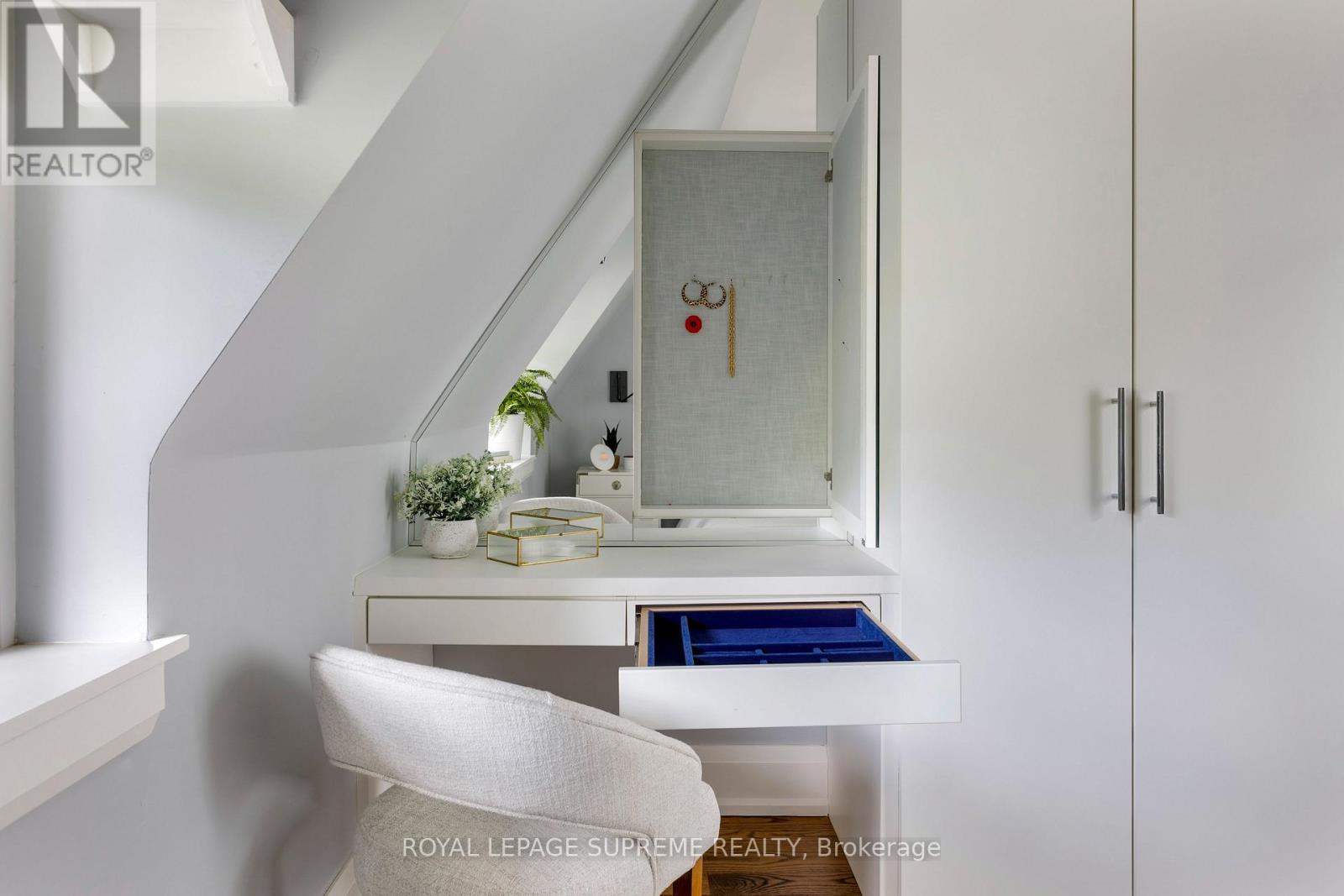 76 TYRREL AVENUE - 37