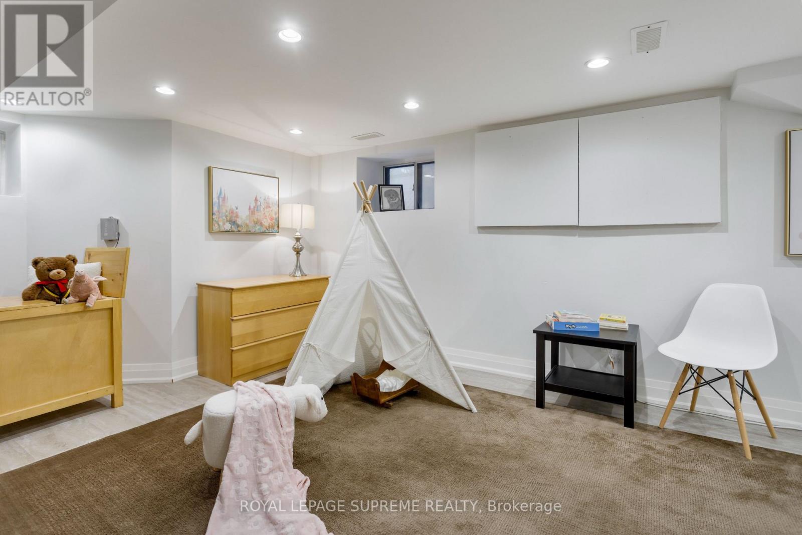 76 TYRREL AVENUE - 45