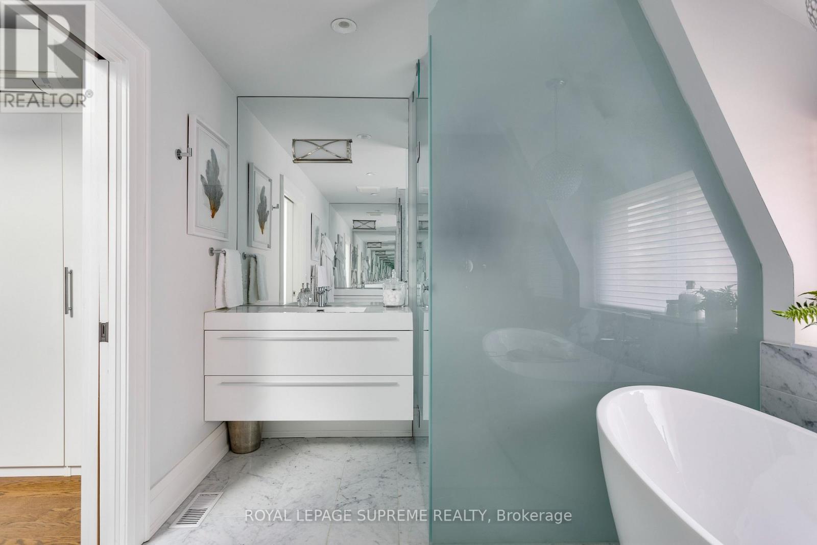 76 TYRREL AVENUE - 42