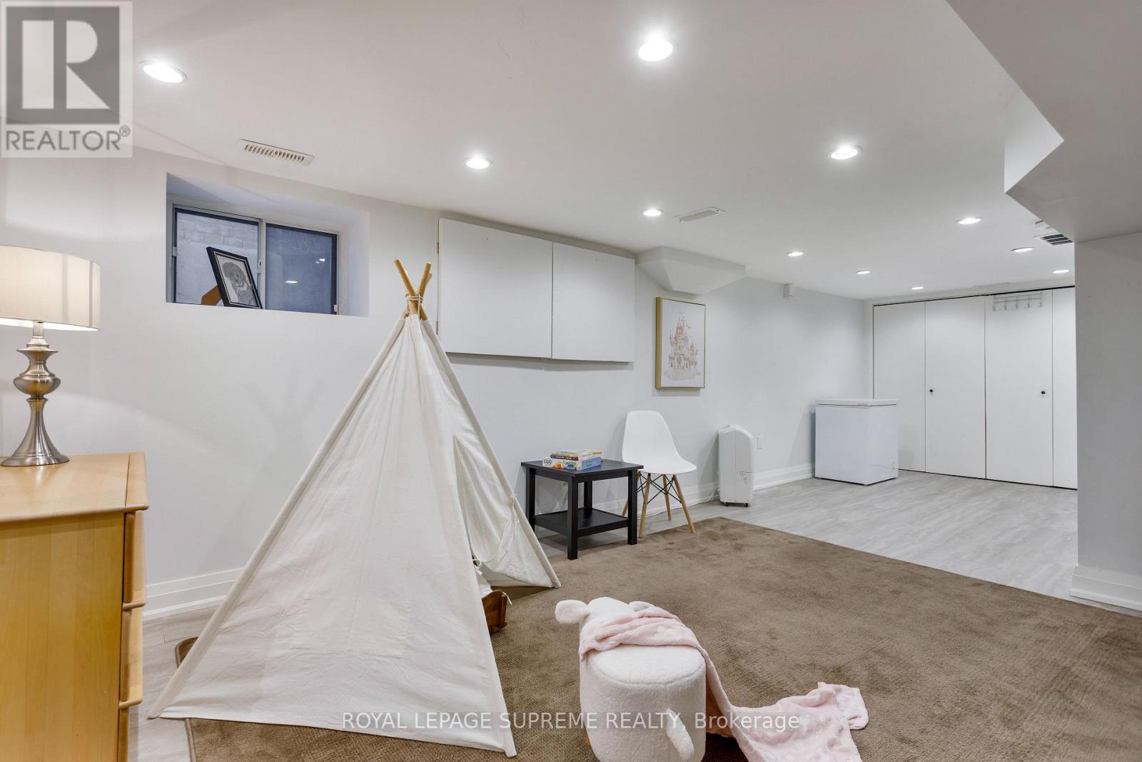 76 TYRREL AVENUE - 44