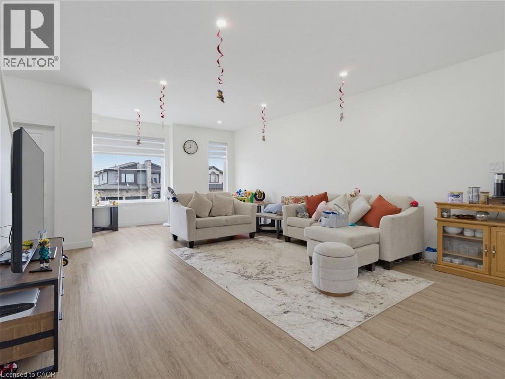 4 Bed, 4 Bath Townhouse for Rent in London – 1781 HENRICA Avenue Unit# 34, London - Image 17