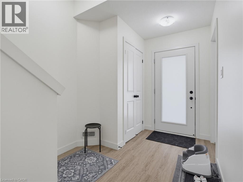 4 Bed, 4 Bath Townhouse for Rent in London – 1781 HENRICA Avenue Unit# 34, London - Image 7