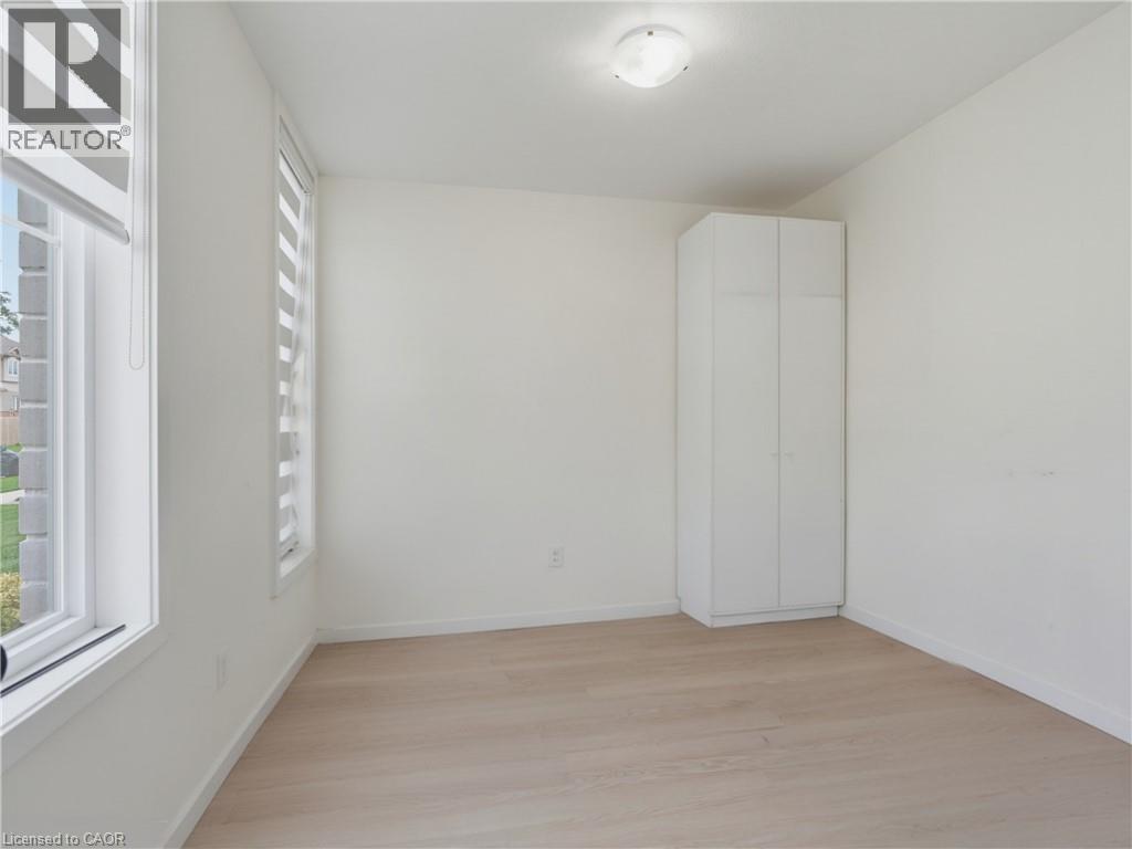 4 Bed, 4 Bath Townhouse for Rent in London – 1781 HENRICA Avenue Unit# 34, London - Image 8