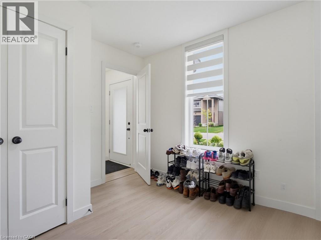 4 Bed, 4 Bath Townhouse for Rent in London – 1781 HENRICA Avenue Unit# 34, London - Image 9