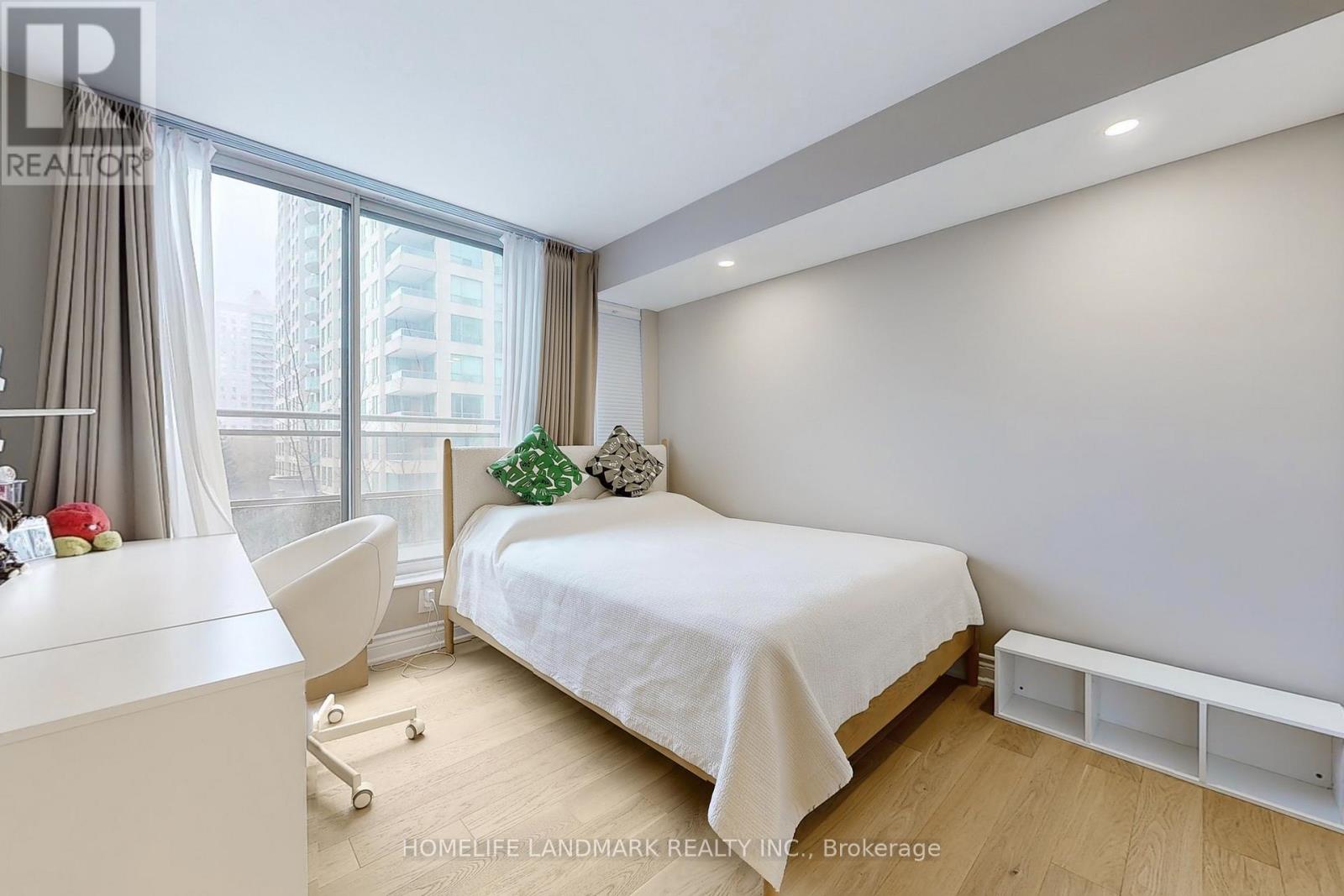 #508 256 DORIS AVENUE - 26
