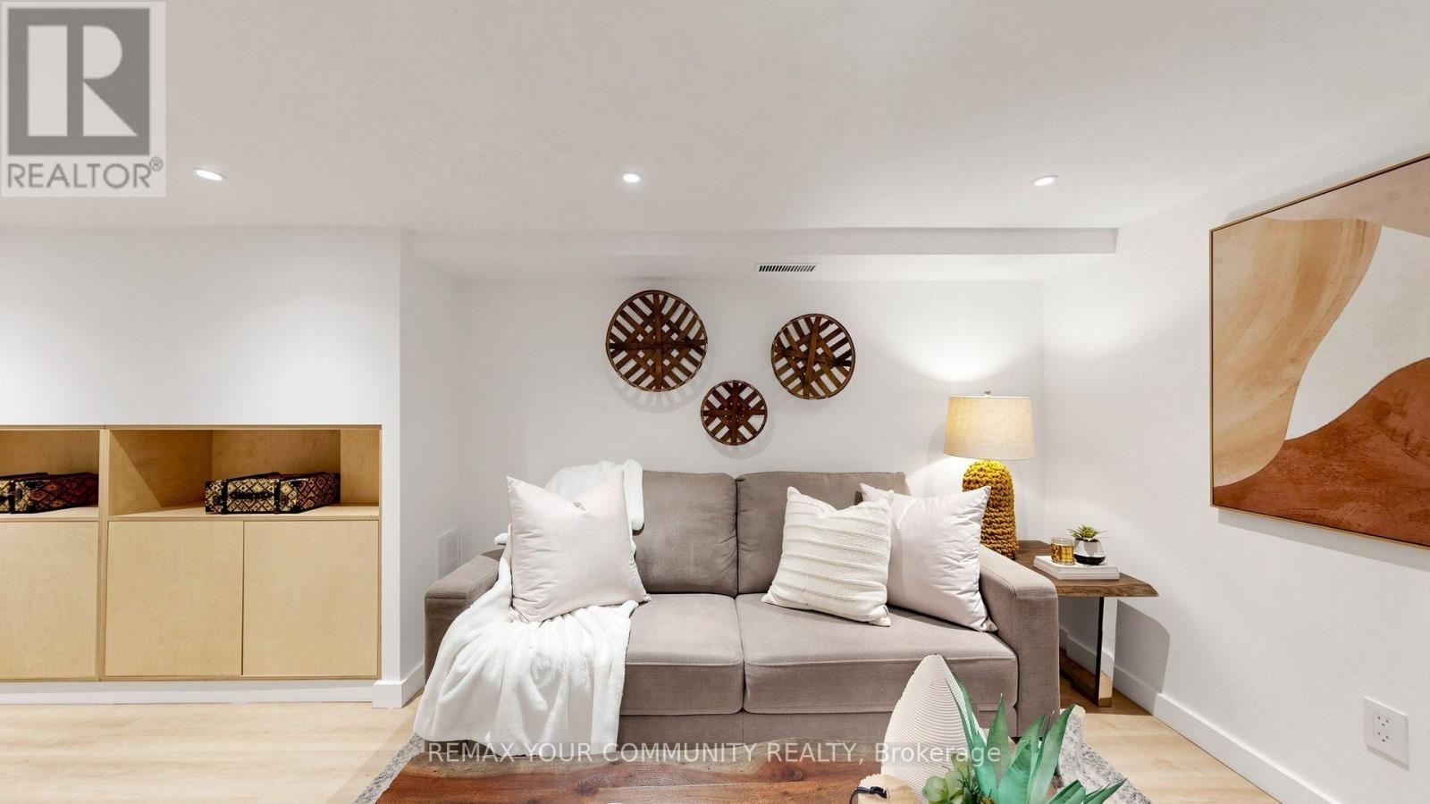 104 WELLS STREET - Image 38