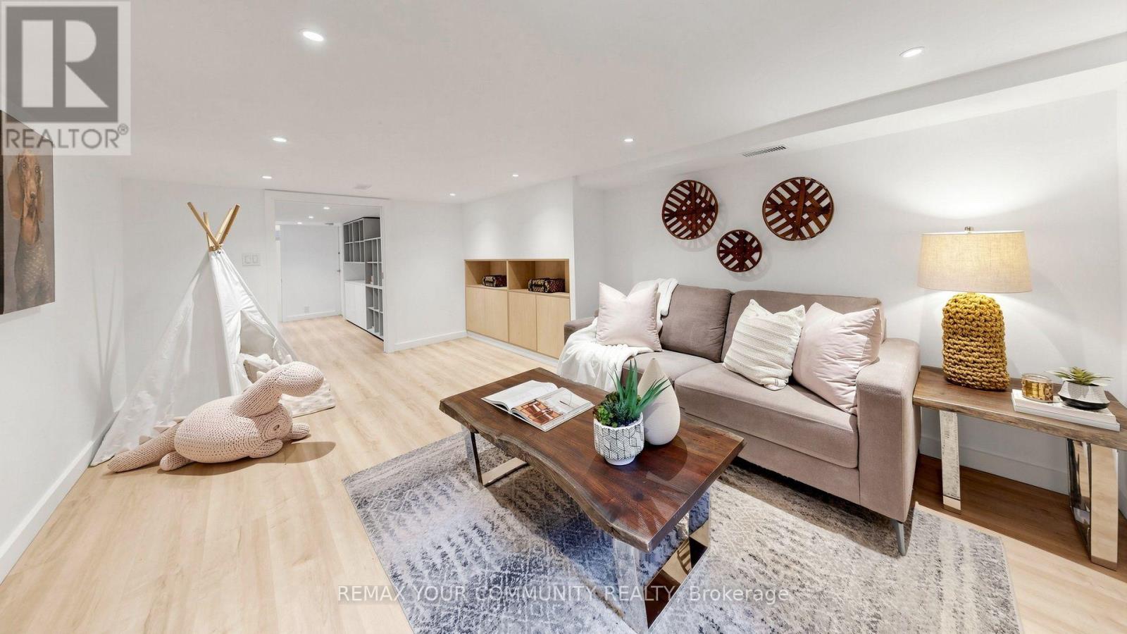 104 WELLS STREET - Image 39