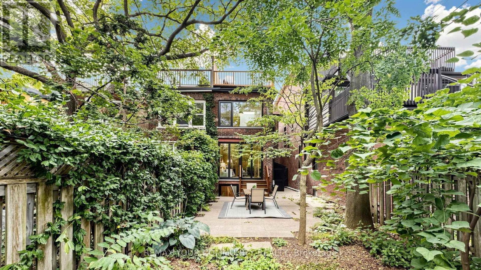 104 WELLS STREET - Image 42