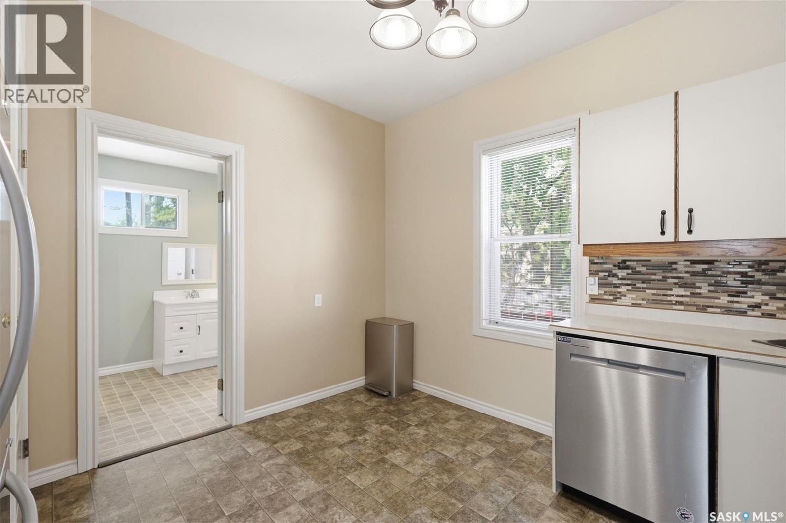 704 Mcpherson AVENUE, Saskatoon — photo 8