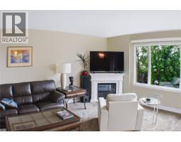 Kitchen - 305 103 Gorge Rd E, Victoria, BC V9A6Z2 Photo 6