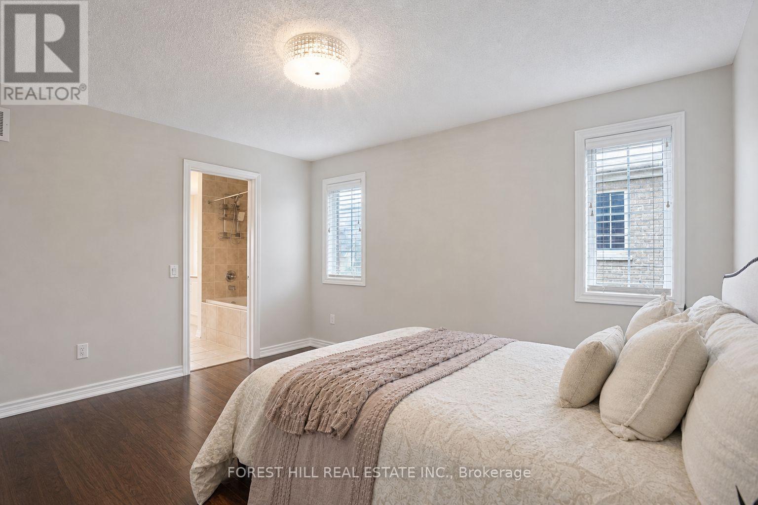 22 MCCOMBE LANE - 32