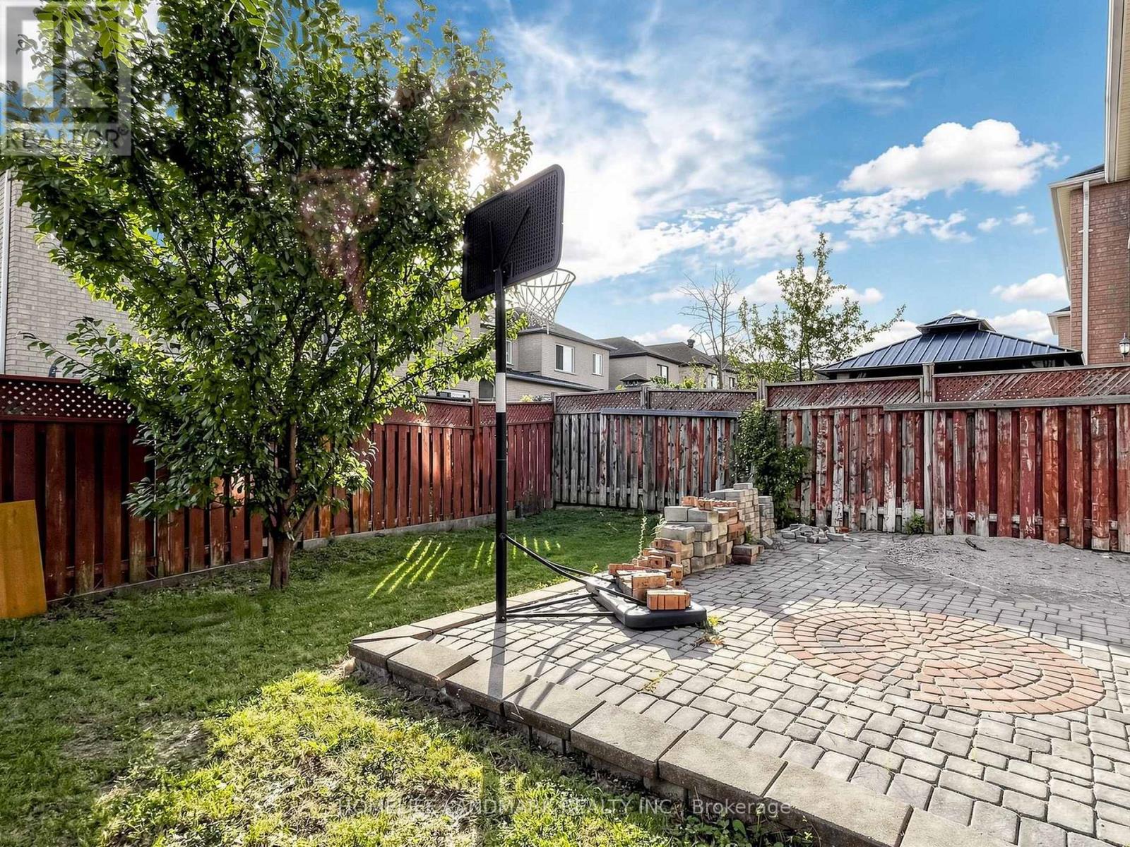 2 CASABEL DRIVE - 31
