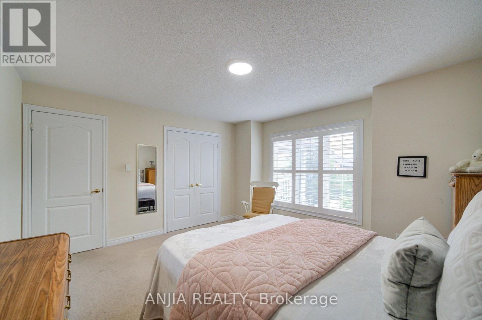 20 APPLEVIEW ROAD - 32