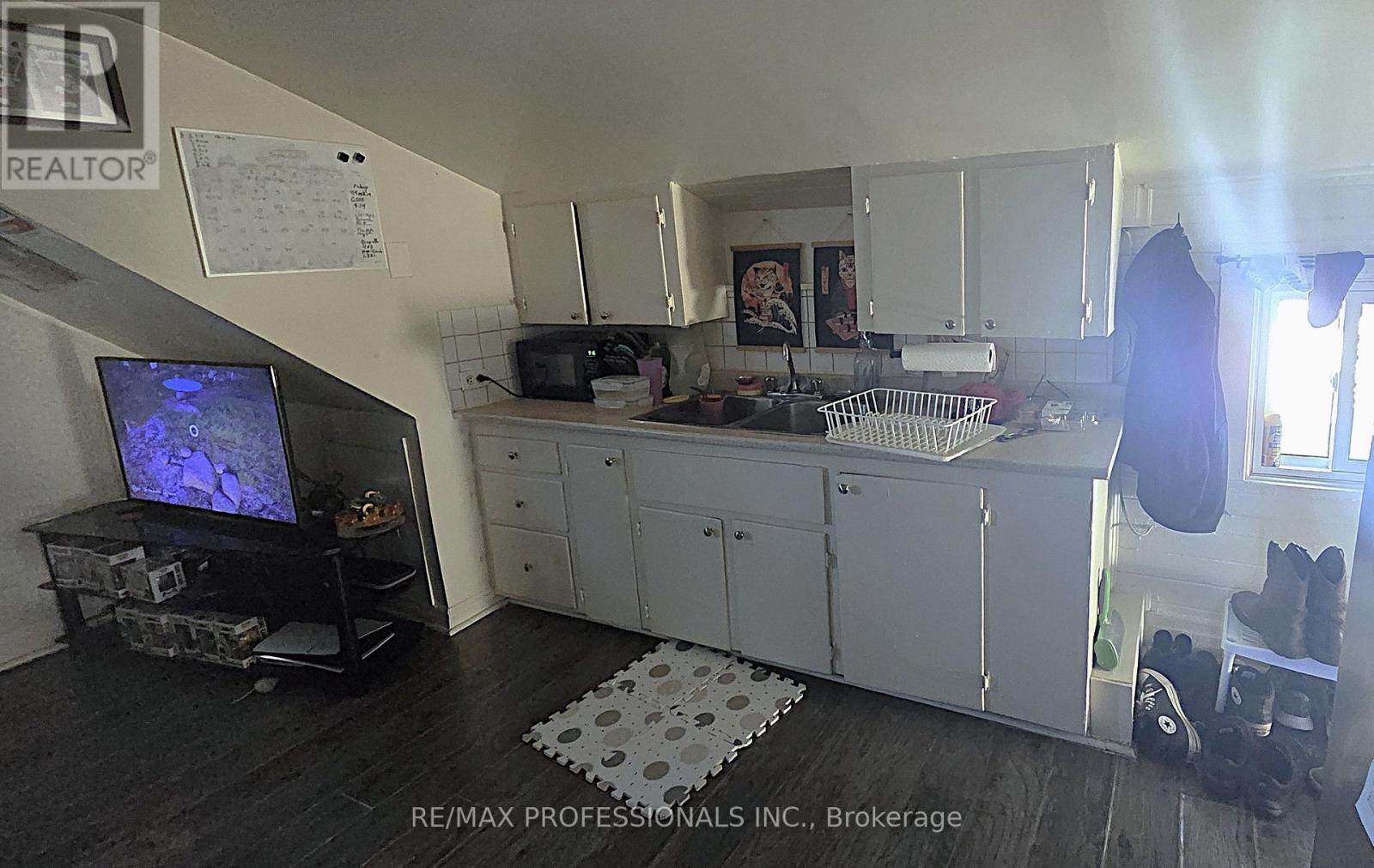 381 GRANITE STREET - 5