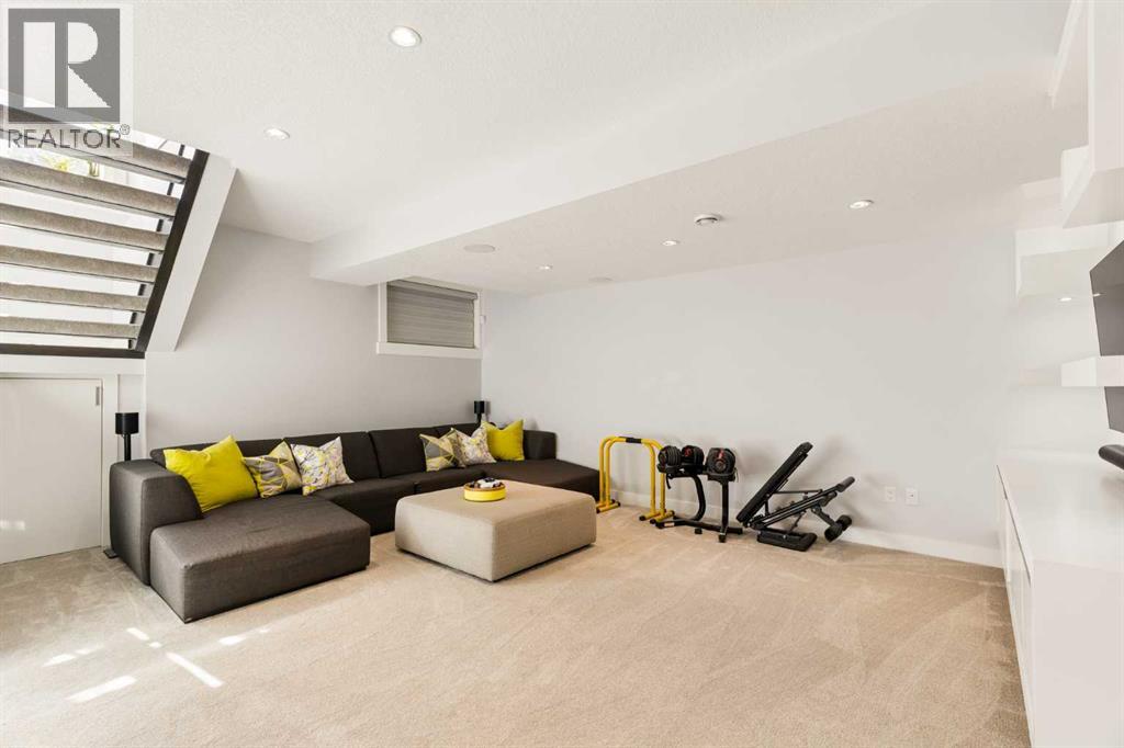 2216 22 Avenue SW - Image 35