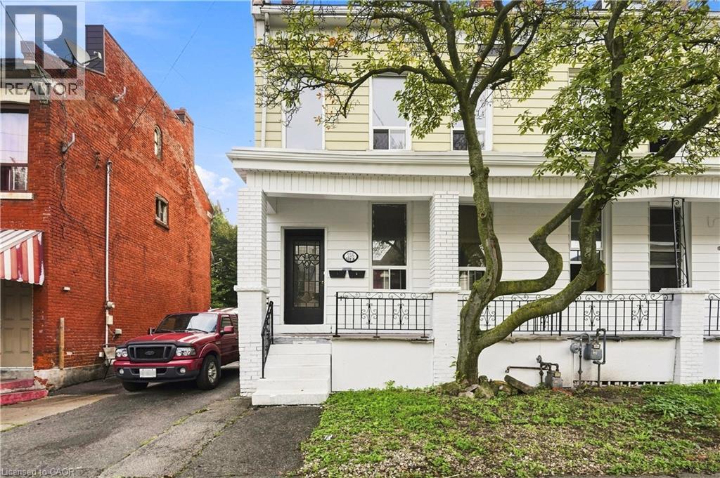 Photo of 256 BAY Street