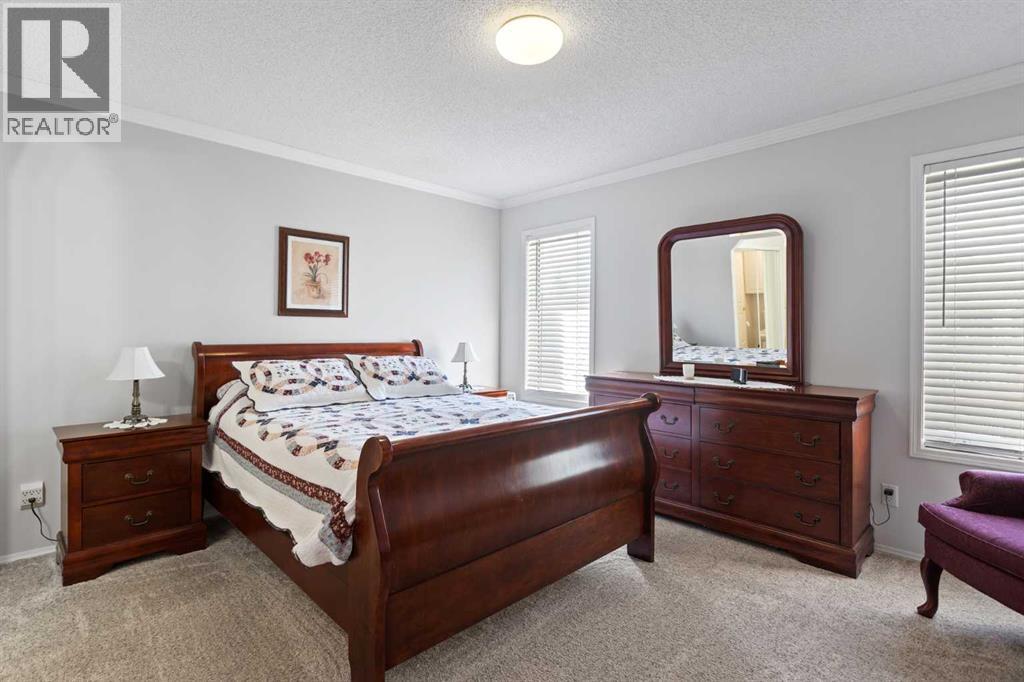 303 De Foras Close NW - 11