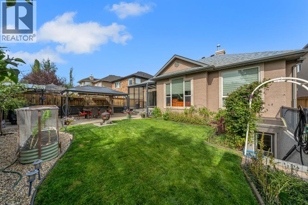 41 Evercreek Bluffs Crescent SW - 15