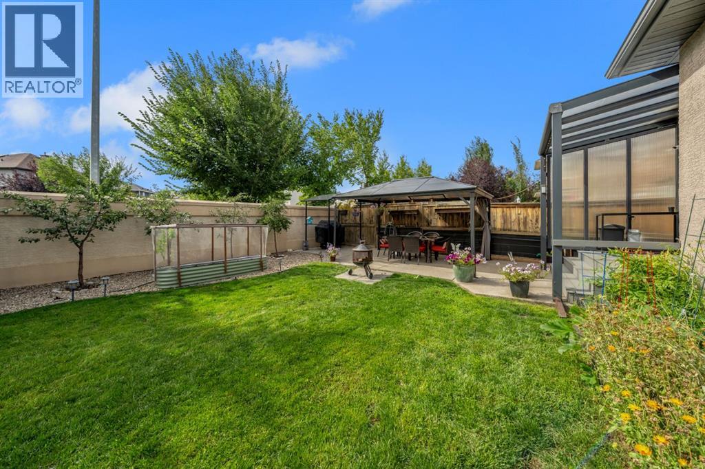 41 Evercreek Bluffs Crescent SW - 17