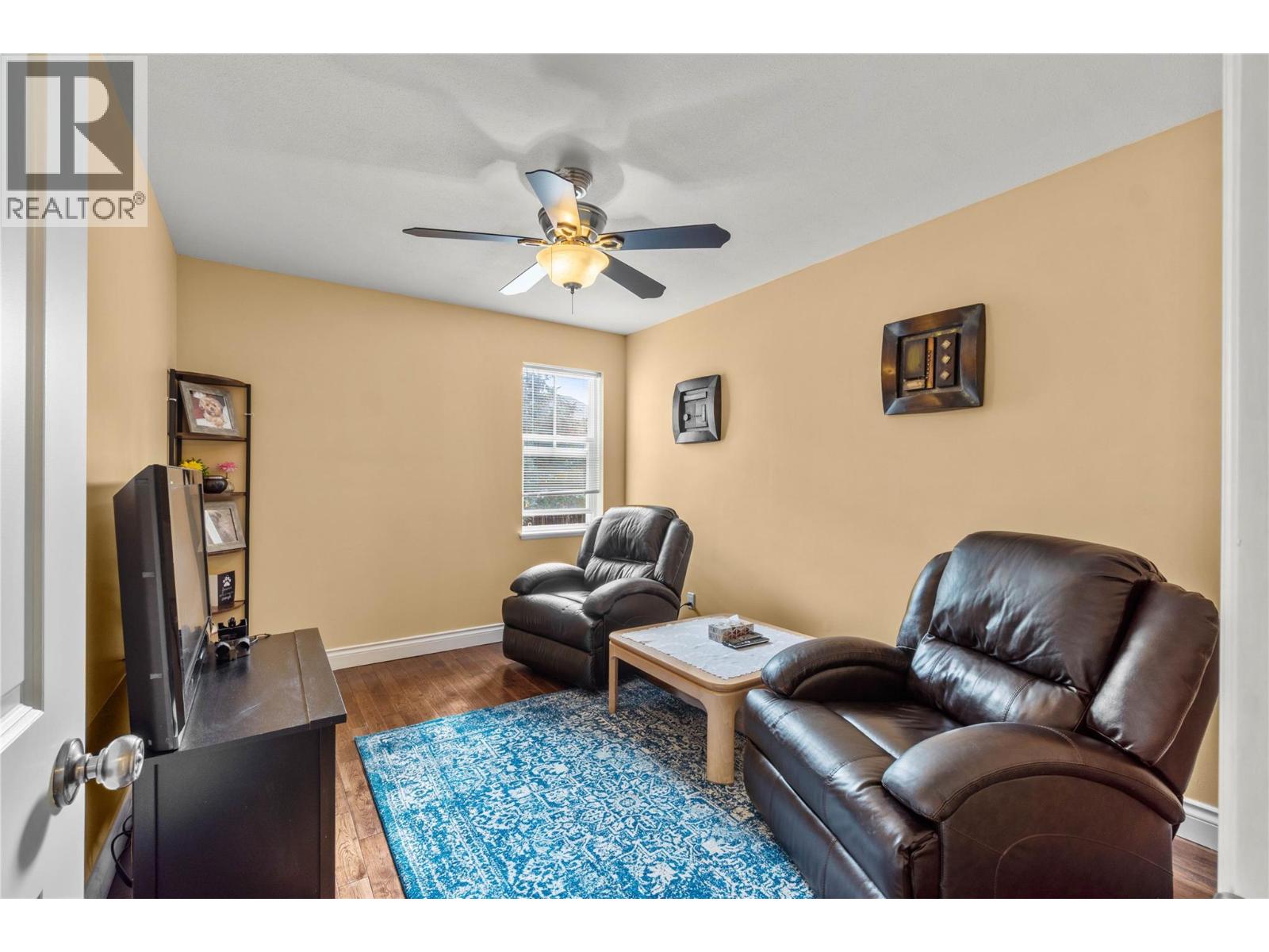 #24 1055 Aberdeen Drive - 25