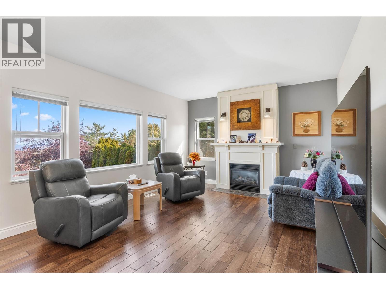 #24 1055 Aberdeen Drive - 4