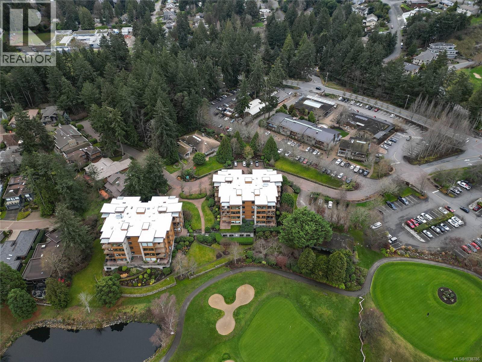 403 5327 Cordova Bay Road, Saanich