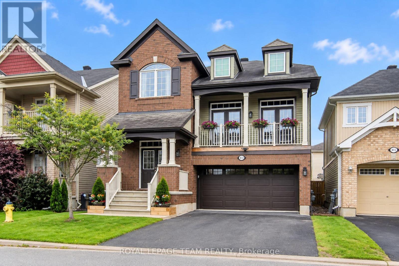 Great single family home w/dbl Garage!