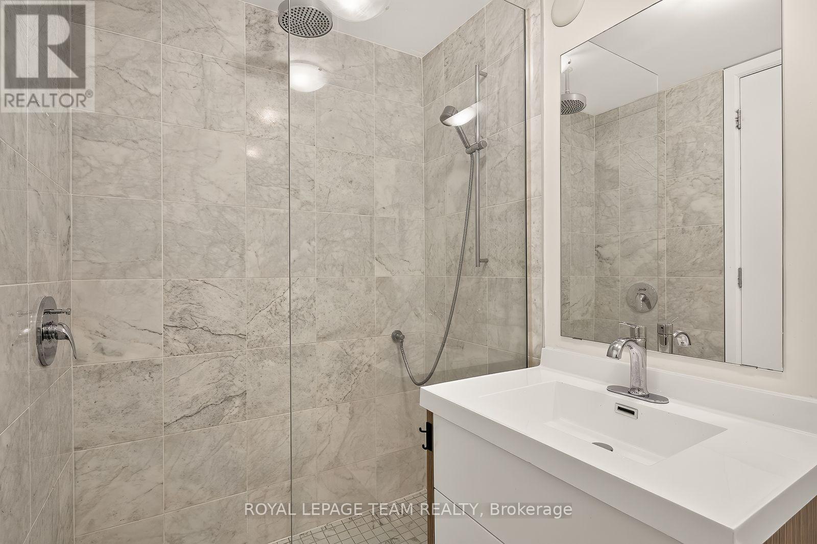 #1005 201 PARKDALE AVENUE - 23