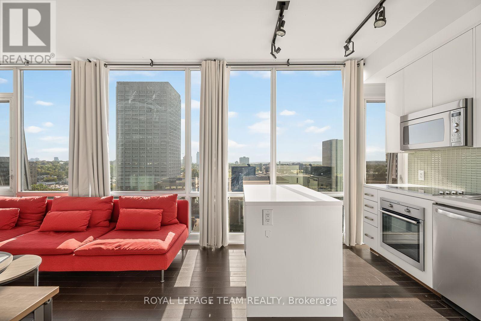 #1005 201 PARKDALE AVENUE - 3