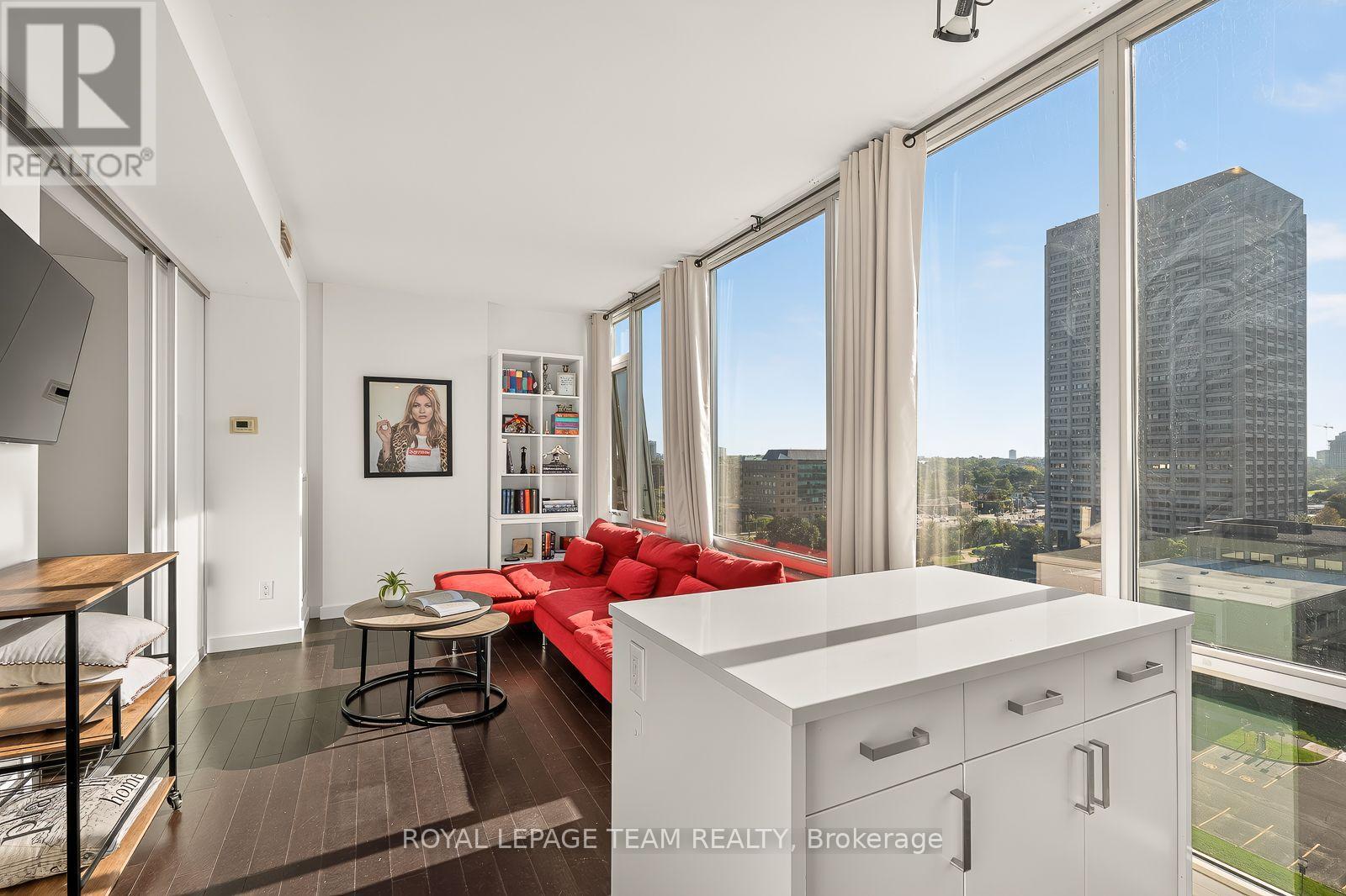 #1005 201 PARKDALE AVENUE - 4