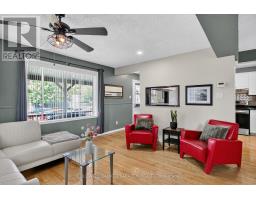 Sunroom - 30 Harrold Place, Ottawa, ON K1Z7N5 Photo 8