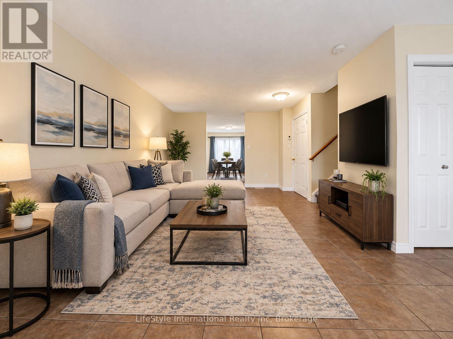 529 VICTORIA ROAD N - 6