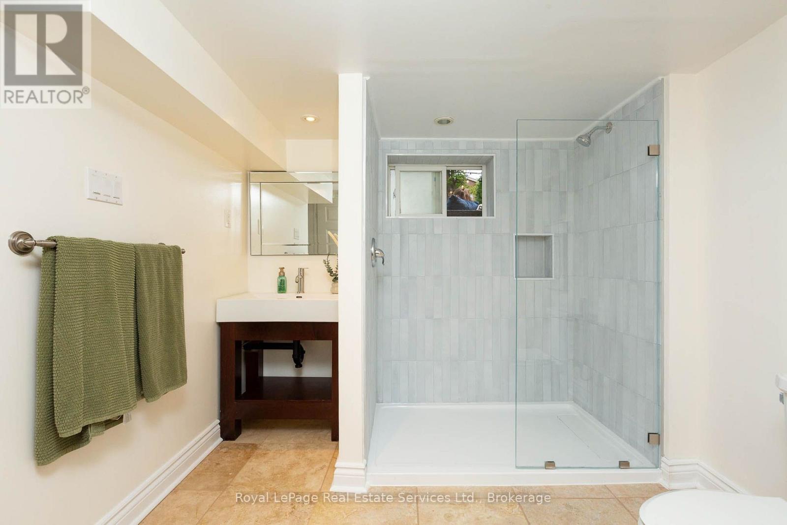 12 NEWMARKET AVENUE - Image 30