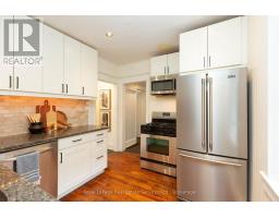 12 Newmarket Avenue, Toronto, ON M4C1V7 Photo 15