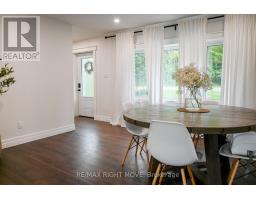 Bedroom 3 - 4287 Huronia Road, Severn, ON L3V0G6 Photo 6