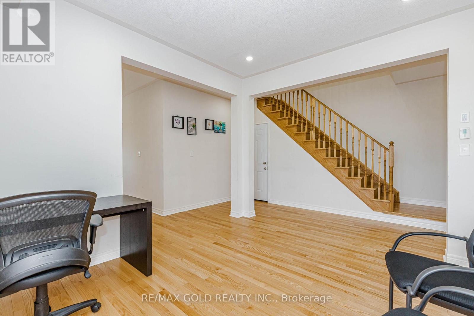 Photo of 566 BESSBOROUGH DRIVE