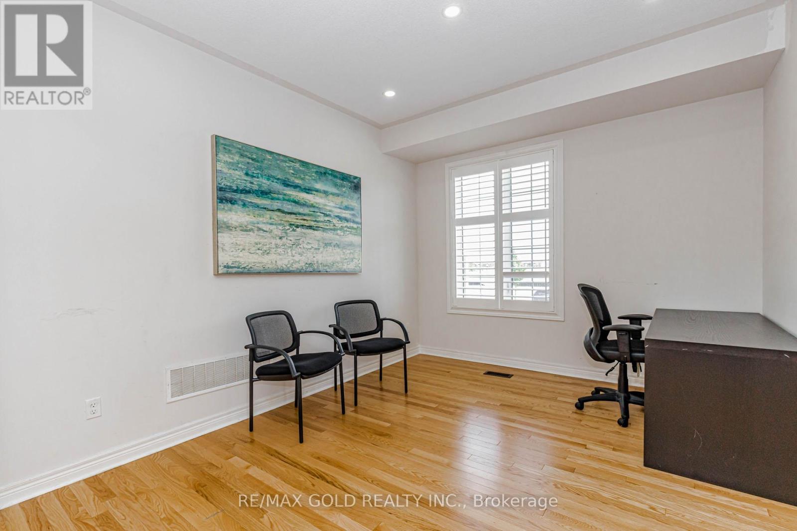Photo of 566 BESSBOROUGH DRIVE