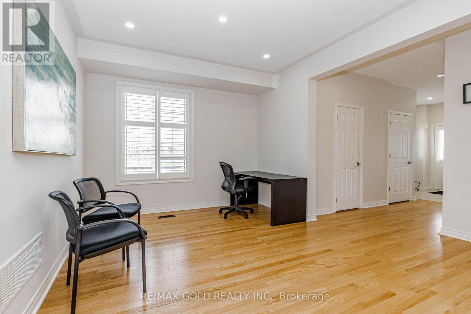 Photo of 566 BESSBOROUGH DRIVE