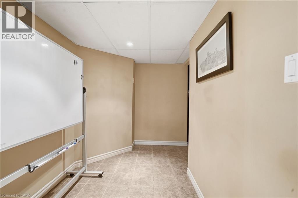 #7 31 BOOK Road - Image 25