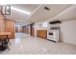 912 Manning Avenue, Toronto, ON M6G2X4 Photo 26