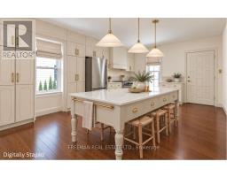 Foyer - 912 Manning Avenue, Toronto, ON M6G2X4 Photo 7