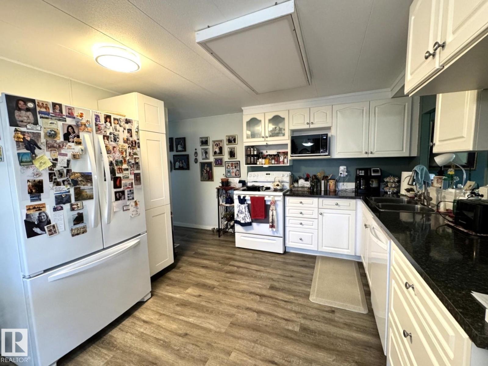 5324 46B Street - 10
