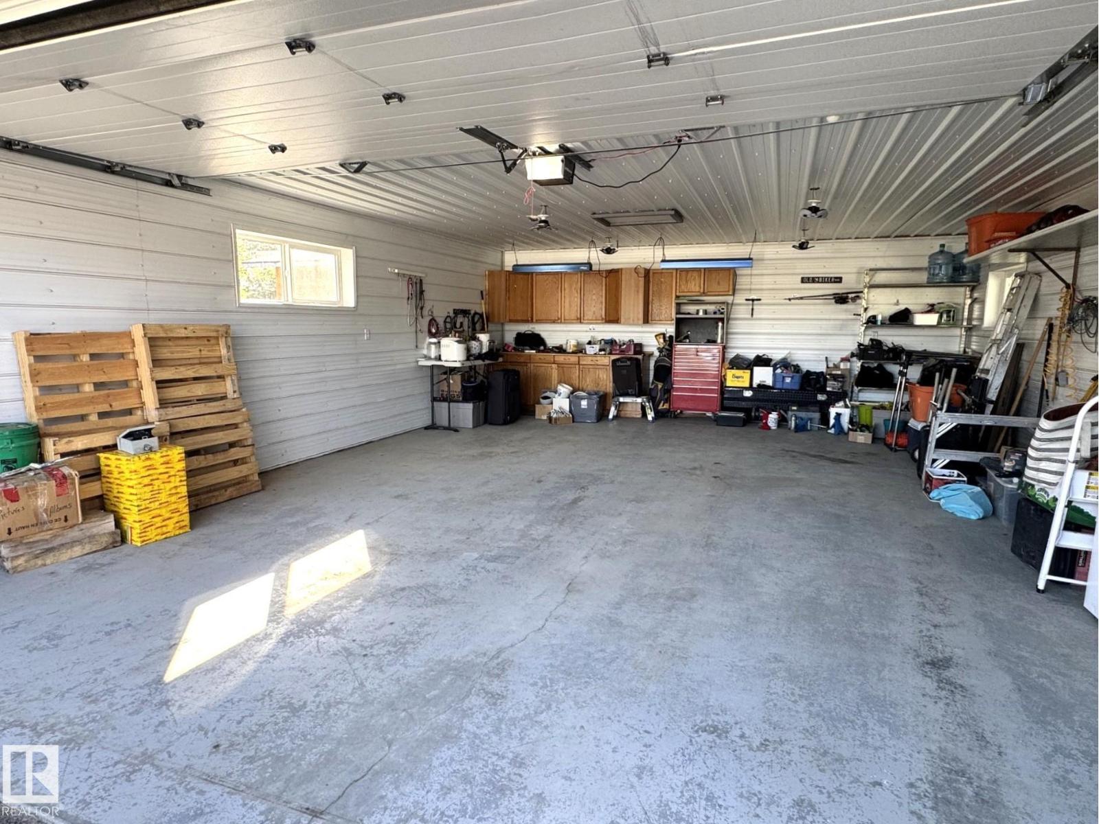 5324 46B Street - 24