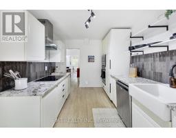 22 Connaught Avenue, Toronto, ON M4L2V9 Photo 10