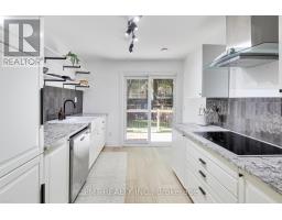 22 Connaught Avenue, Toronto, ON M4L2V9 Photo 9
