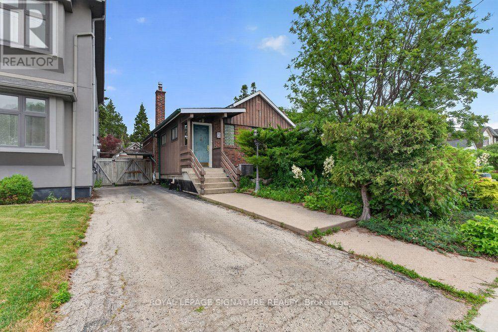 Single Family at 20 TIAGO AVENUE