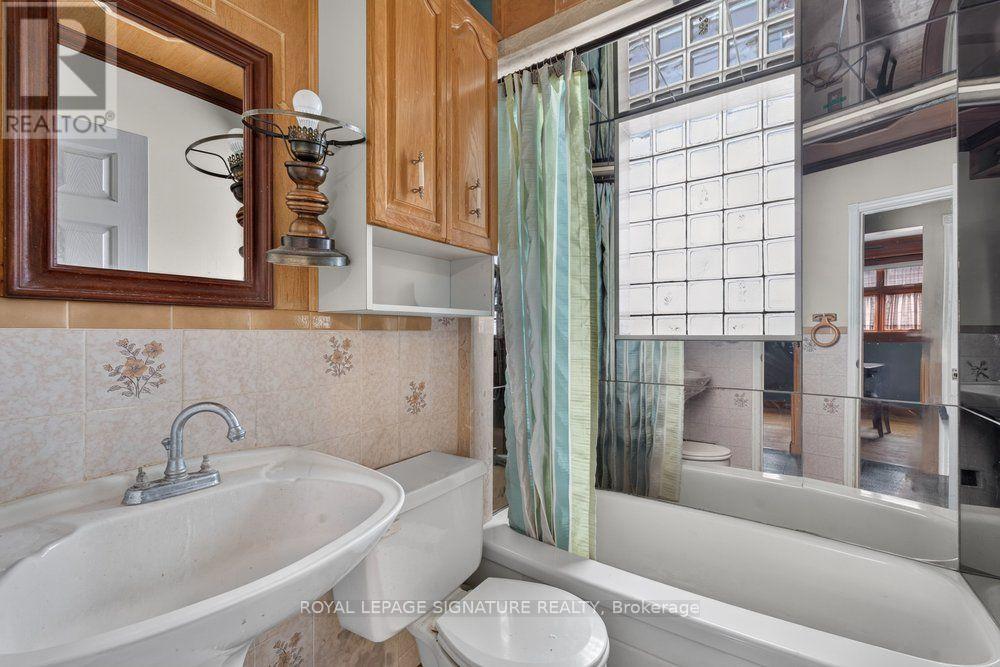 20 TIAGO AVENUE - 21