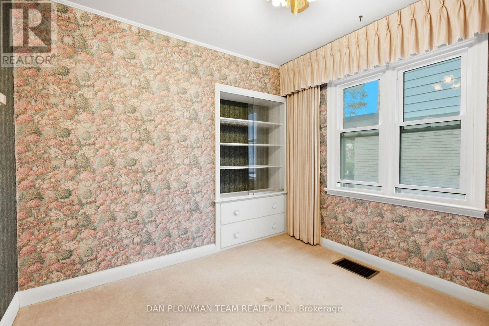 98 SCUGOG STREET - 10