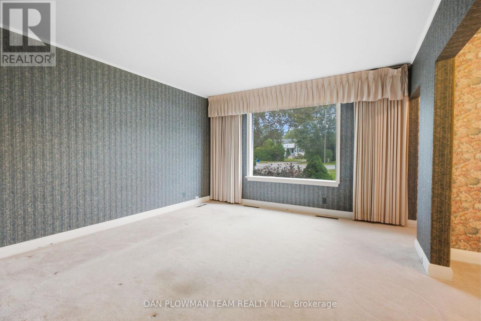 98 SCUGOG STREET - 6