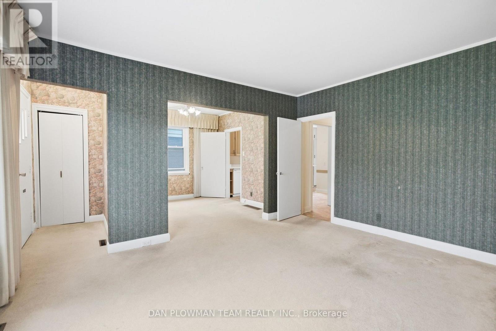 98 SCUGOG STREET - 8